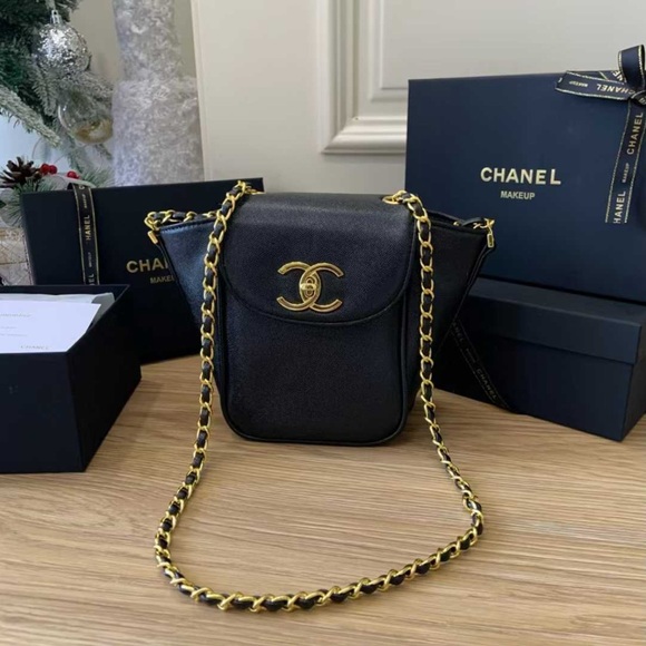 New in box CHANEL MAKEUP Black 2 Way Bag or Backpack - Picture 2 of 12